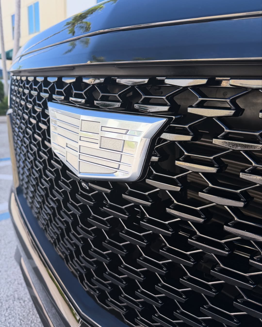 Cadillac Escalade ESV - Image 8