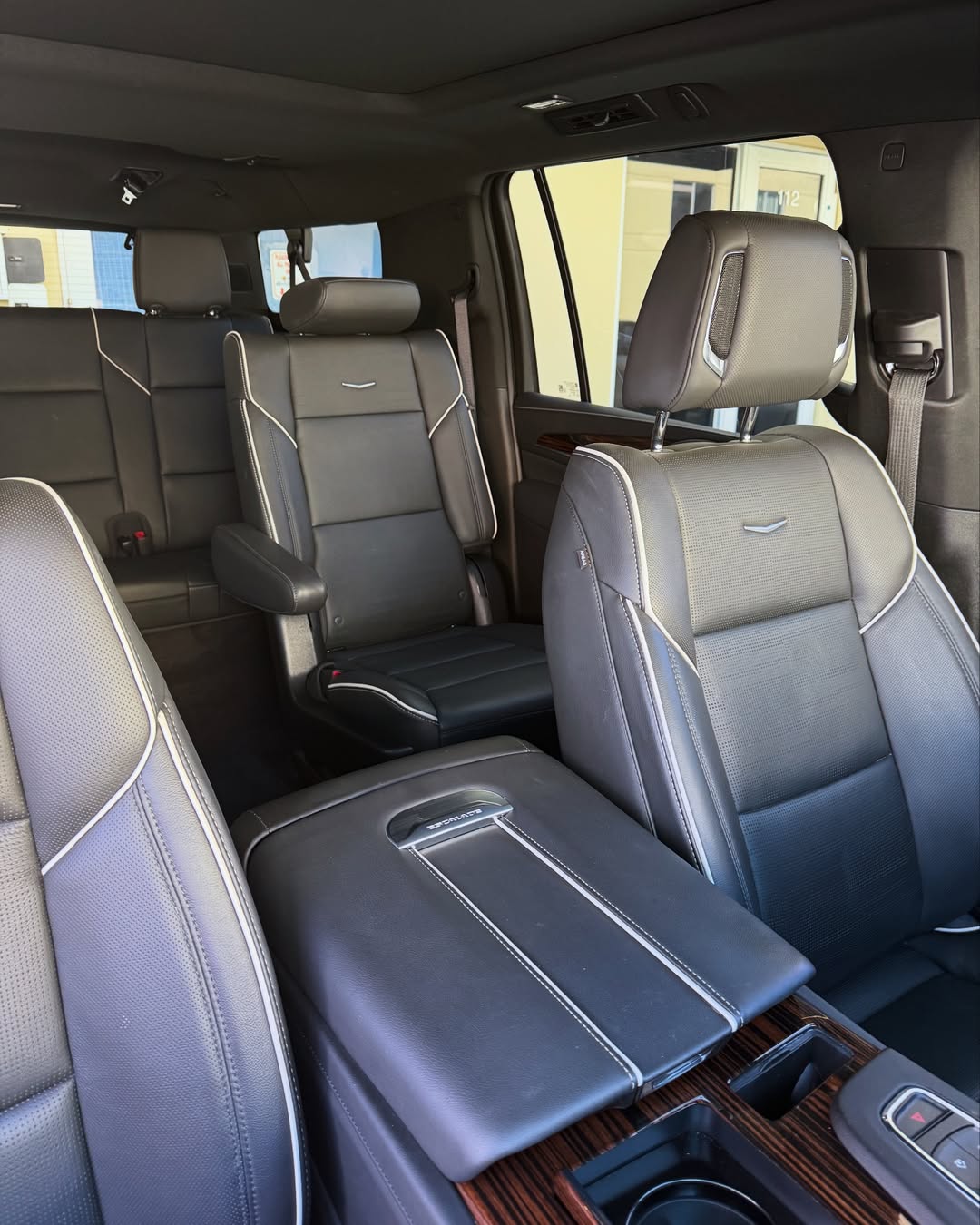 Cadillac Escalade ESV - Image 6